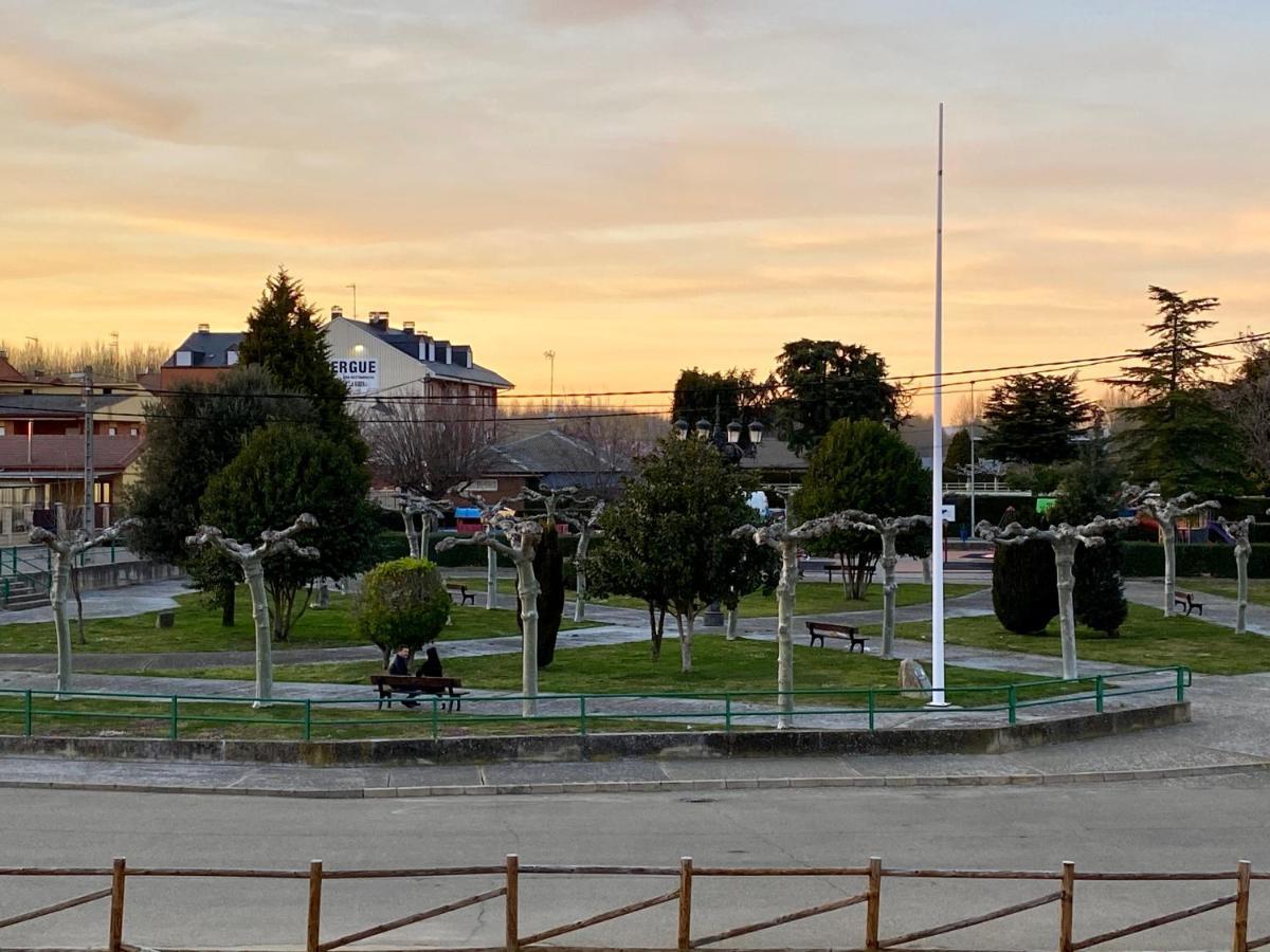 B&B Puente De Orbigo Hospital de Órbigo エクステリア 写真
