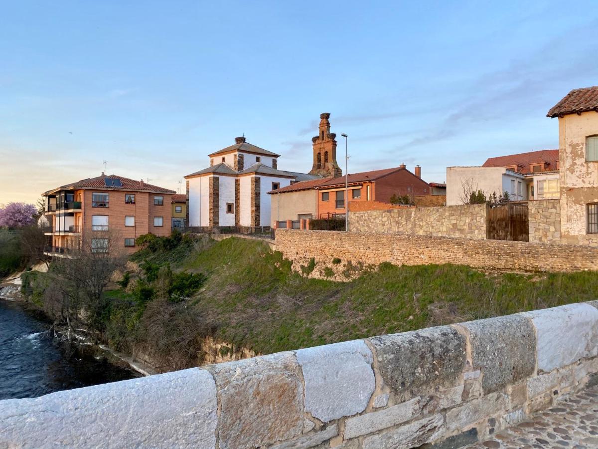 B&B Puente De Orbigo Hospital de Órbigo エクステリア 写真